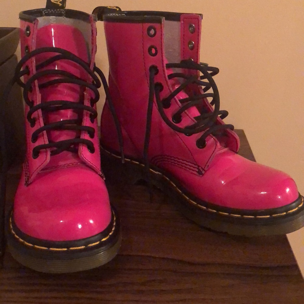 Dr martens size SIX